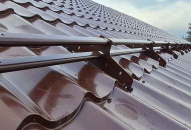 Монтаж снегозадержателей Монтаж снегозадержателей